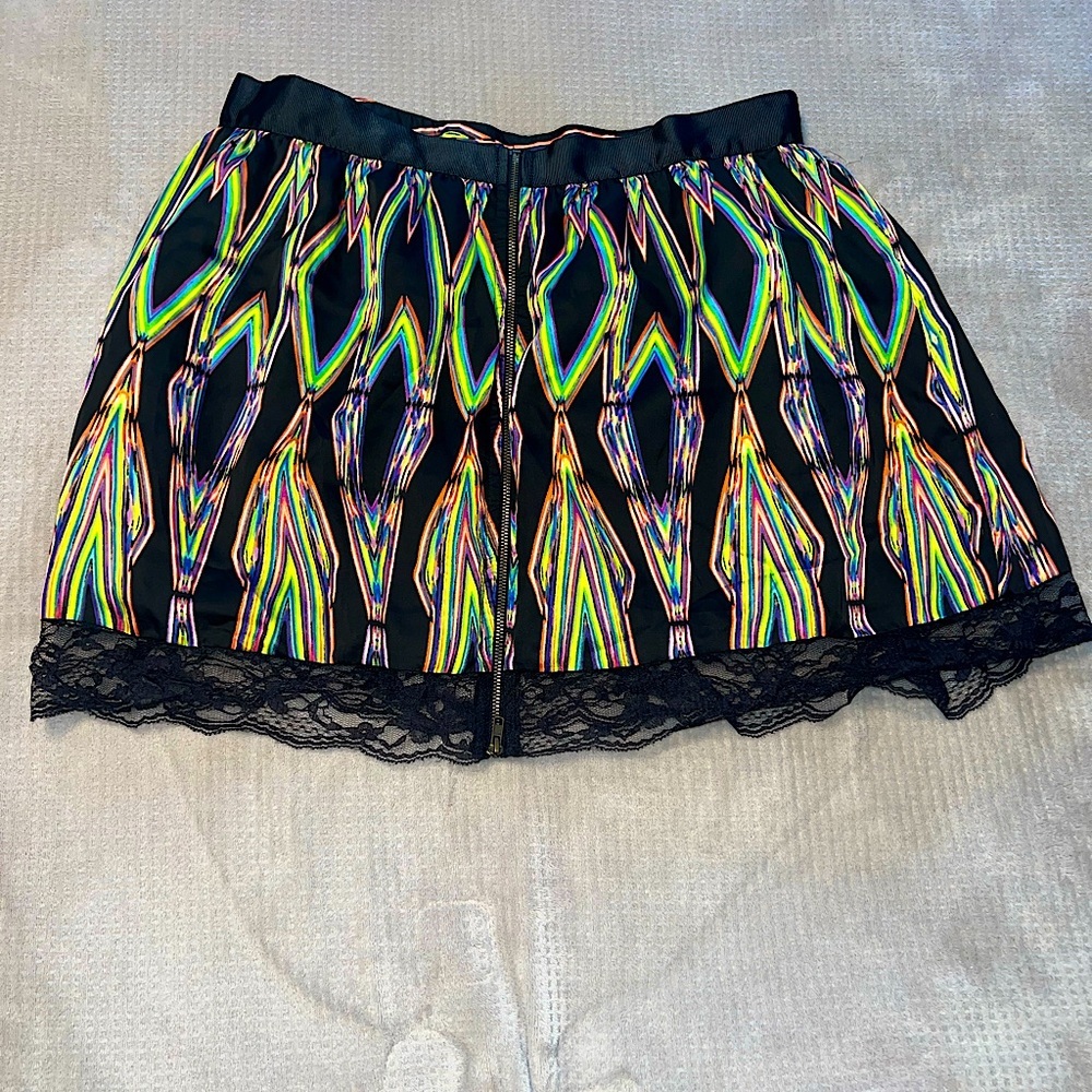 Mimi Chica Women’s Mini Skirt – Size M – Multicolor Pattern with Lace Trim – Lik